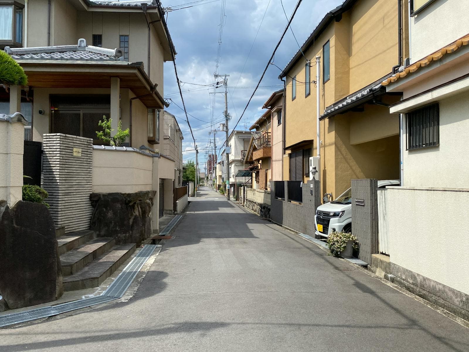 富田林市の屋根修理・屋根工事完全ガイド|瓦屋根・スレート屋根の費用相場と工事の選び方
